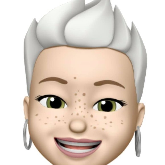 Meet your Posher, Christy - Picture 1 of 1